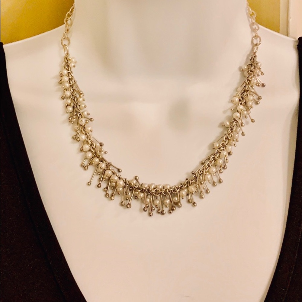 Unique pearl choker